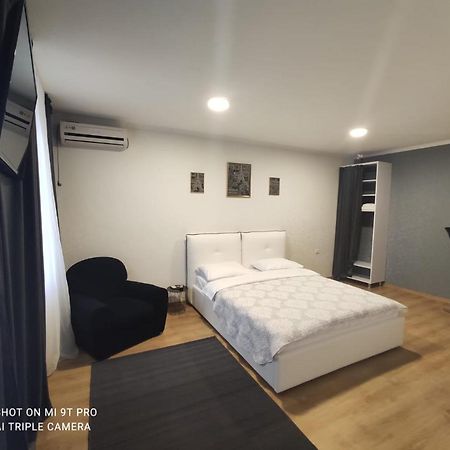 Studio In The Center Apartment Chisinau Bagian luar foto