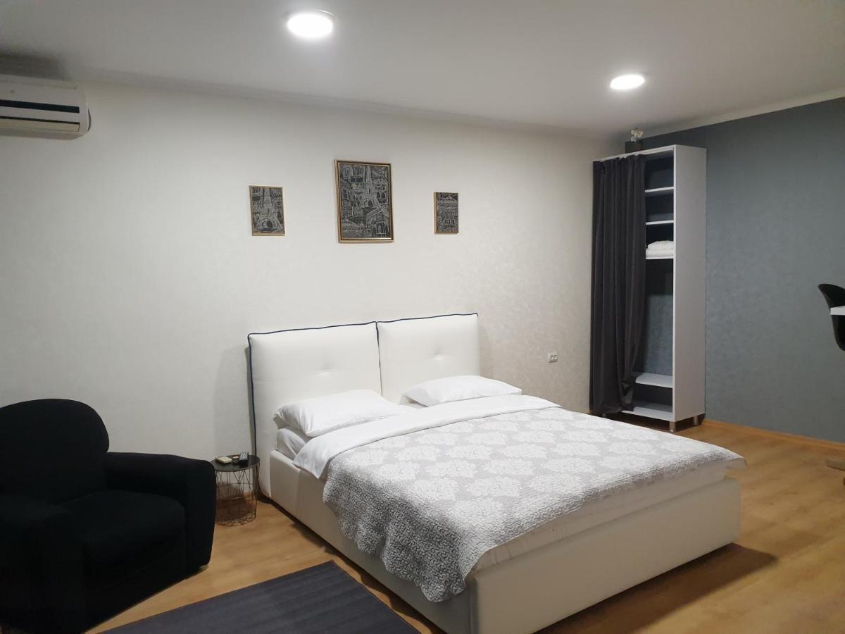 Studio In The Center Apartment Chisinau Bagian luar foto