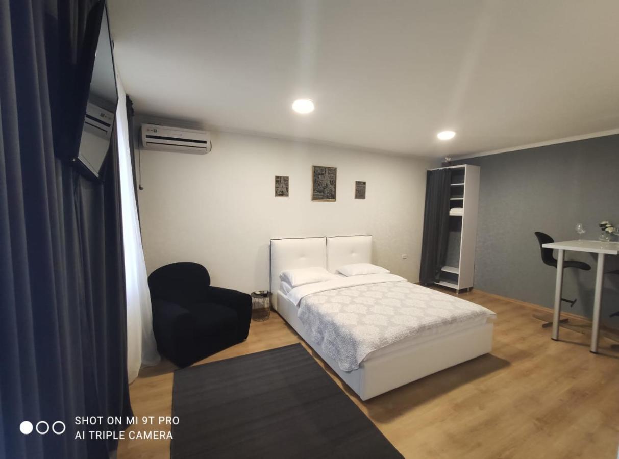 Studio In The Center Apartment Chisinau Bagian luar foto