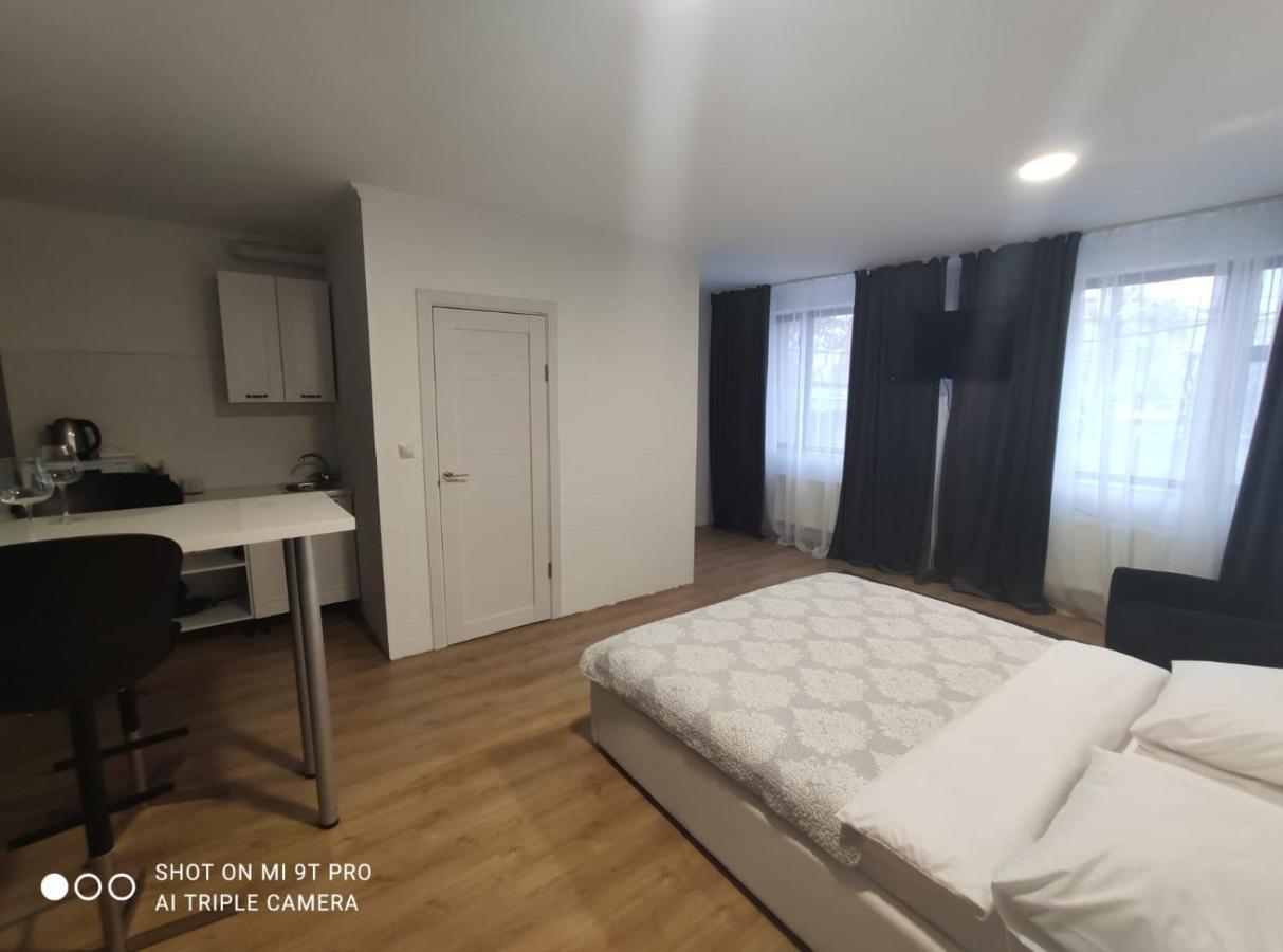 Studio In The Center Apartment Chisinau Bagian luar foto