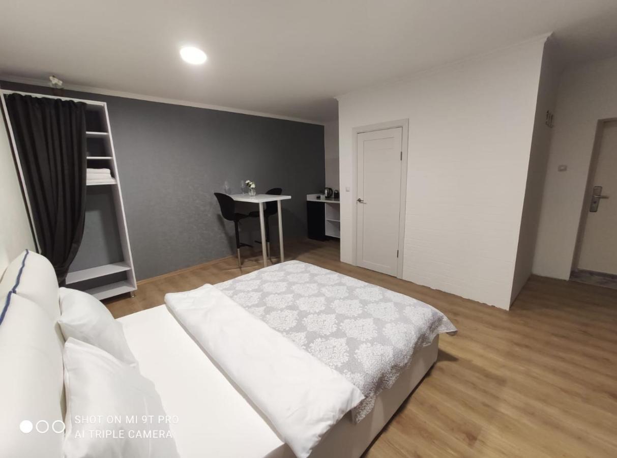 Studio In The Center Apartment Chisinau Bagian luar foto