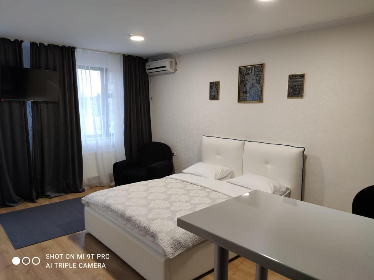 Studio In The Center Apartment Chisinau Bagian luar foto