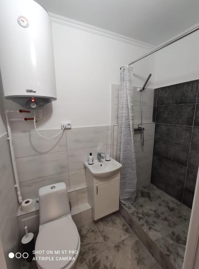 Studio In The Center Apartment Chisinau Bagian luar foto