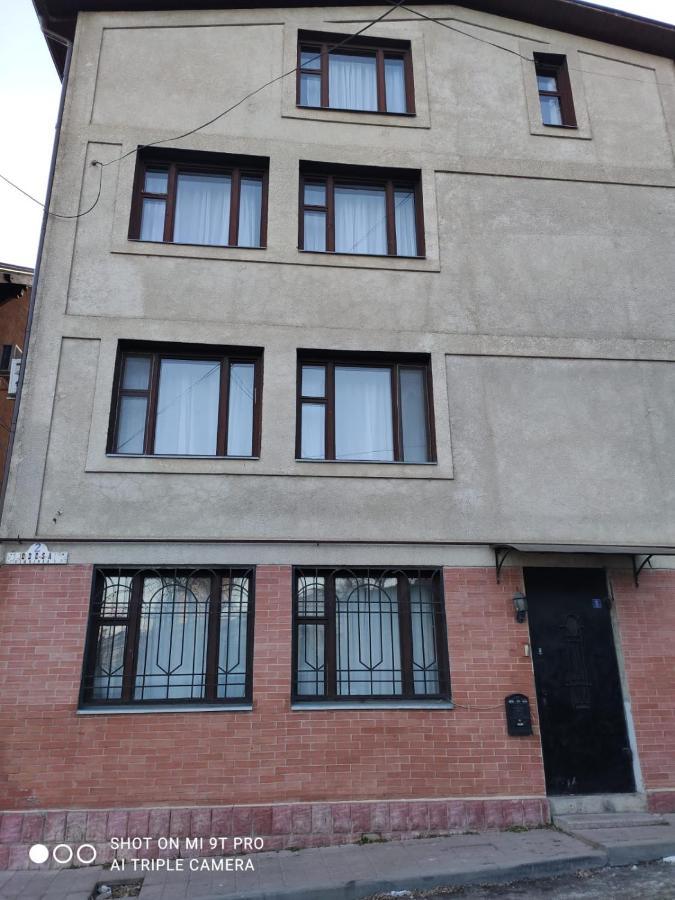Studio In The Center Apartment Chisinau Bagian luar foto
